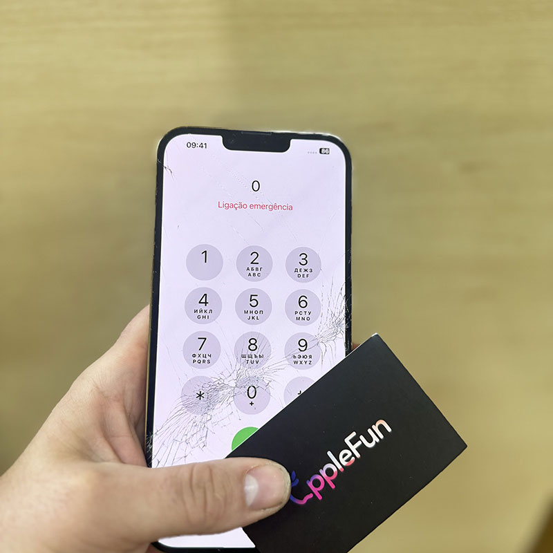 iPhone 13 Pro Max разбитое стекло дисплея